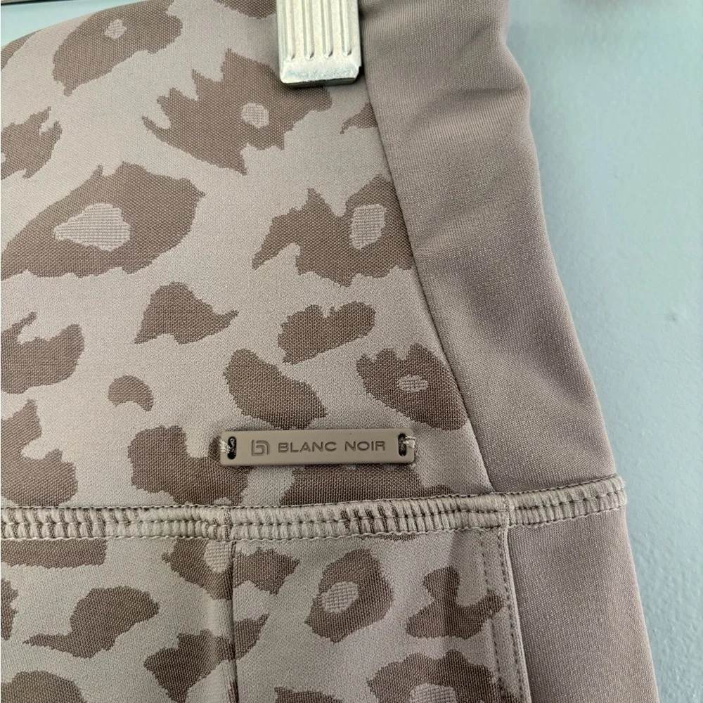 Blanc Noir Bike Shorts YOLO Gray Animal Print Leopard Pockets Womens Size XS